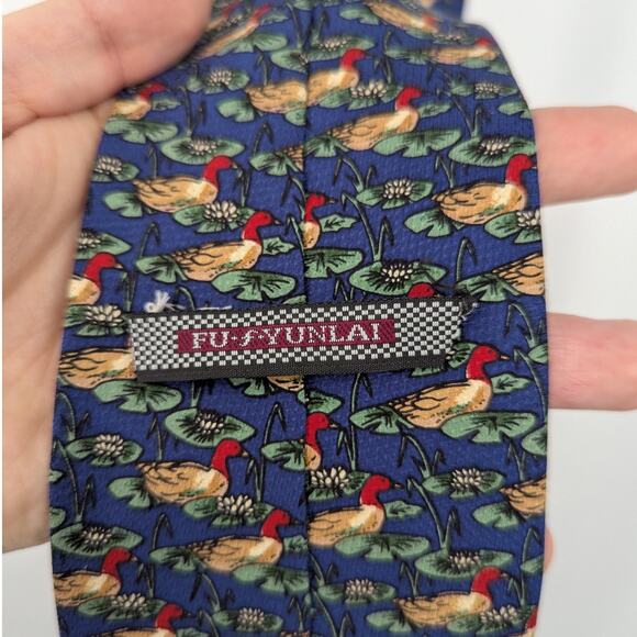 VINTGAGE EUC 100% Silk FU F YUNLAI Neck Tie w Ducks in Pond Pattern - Picture 3 of 5